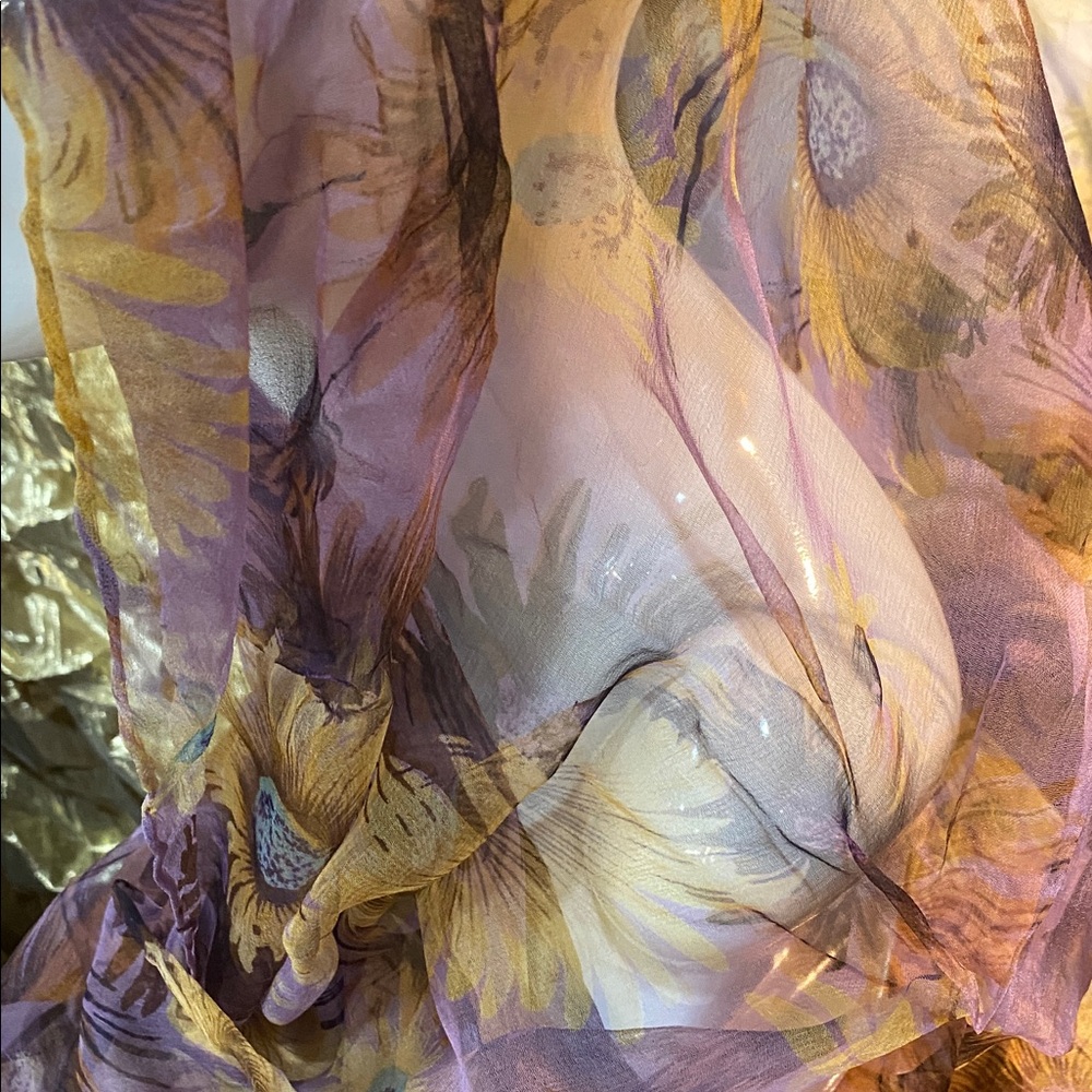 Lightweight Floral Sheer Scarf in Lavender 80 x 150 cm - Picture 3 of 4